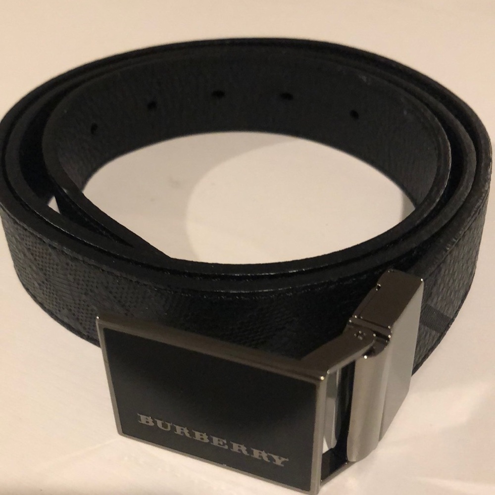 Men’s Burberry belt